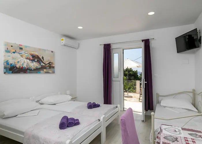 Karol & Mara Apartman