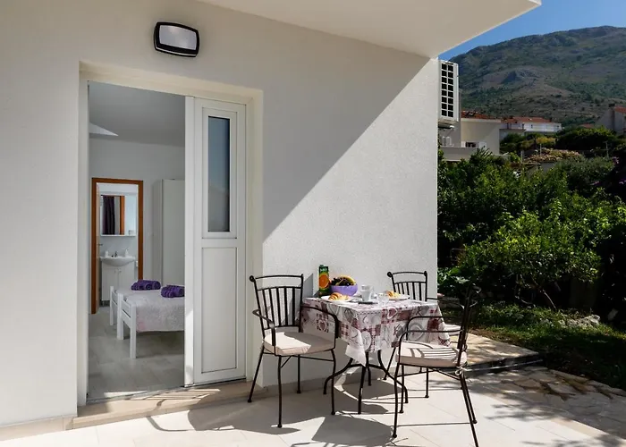 Karol & Mara Apartman